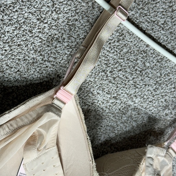 Victoria’s Secret 38DDD Lined Demi Bra - Picture 6 of 6